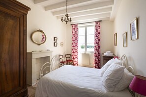 7 Schlafzimmer, Bügeleisen/Bügelbrett, Internetzugang, Bettwäsche