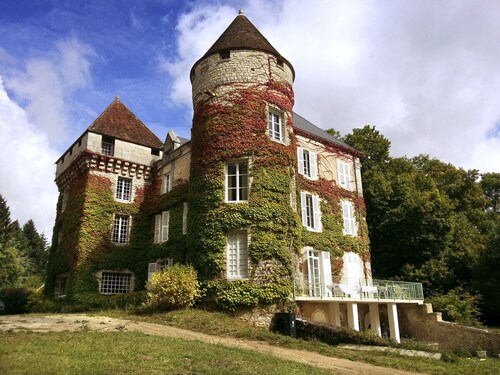 Chateau Roussignol - Twelve Bedroom Castle, Sleeps 28