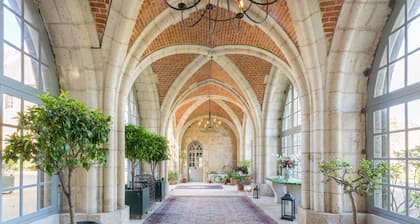 Chateau Des Poetes Keep