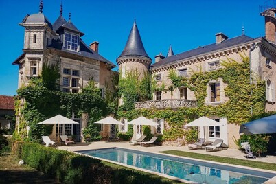 The Secret Hamlet - Eleven Bedroom Castle, Sleeps 24