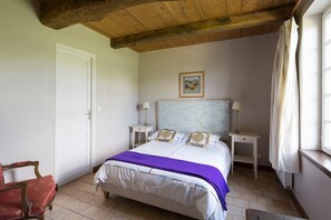5 Schlafzimmer, Bügeleisen/Bügelbrett, WLAN, Bettwäsche