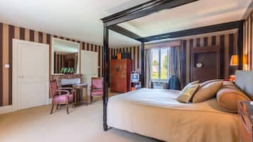 6 chambres, fer et planche à repasser, accès Internet, draps fournis