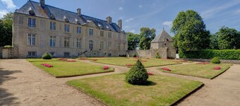 Chateau Les Douves - Eight Bedroom Castle, Sleeps 14