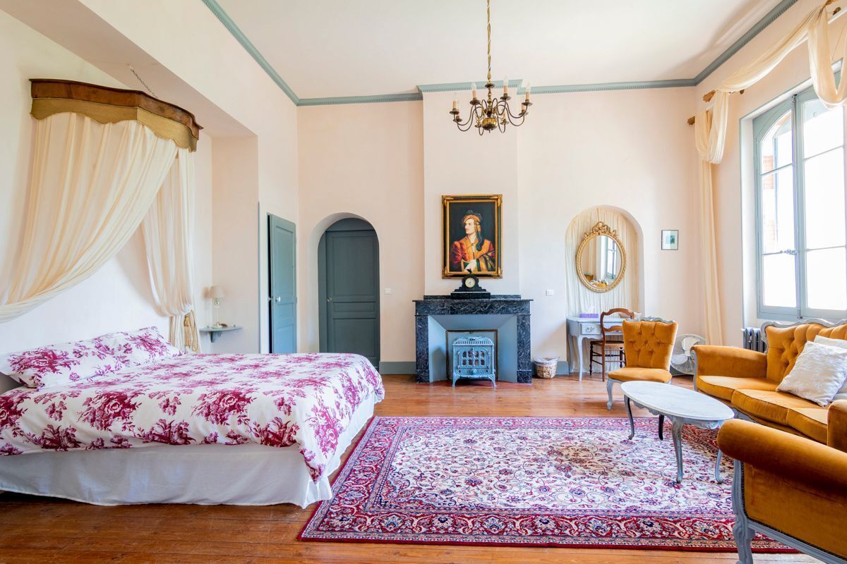 10 chambres, fer et planche à repasser, accès Internet, draps fournis