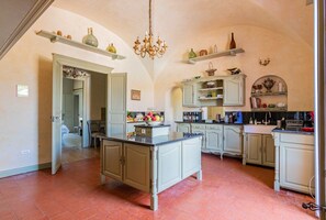 Fridge, microwave, dishwasher, high chair - Chateau Gaillac - Ten Bedroom Castle, Sleeps 20 (Gaillac)