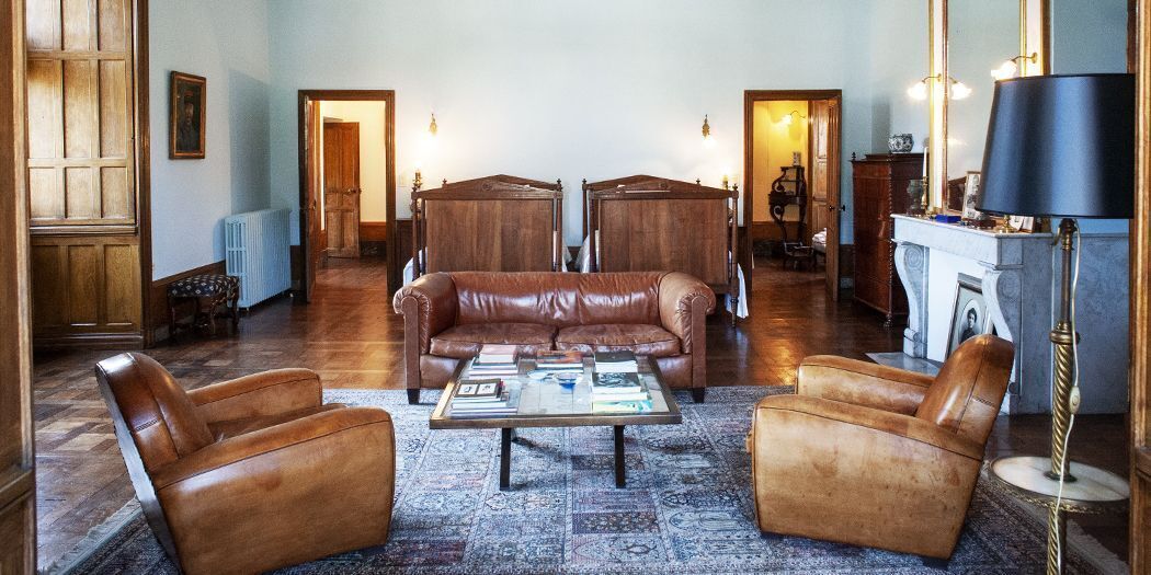 电视、壁炉、乒乓球、办公室