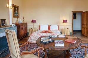 11 Schlafzimmer, Bügeleisen/Bügelbrett, Internetzugang, Bettwäsche