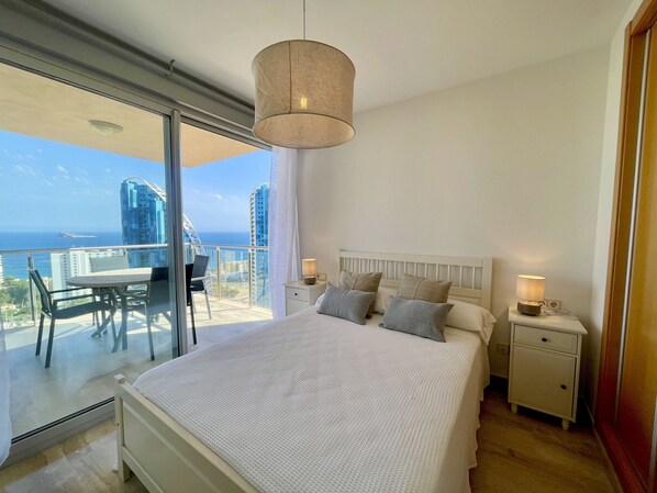 1 dormitorio, tabla de planchar con plancha, wifi gratis y ropa de cama