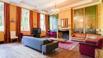 TV, fireplace, DVD player, table football