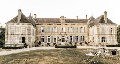 Chateau De Jaques - Quinze Chambres , Couchages 31