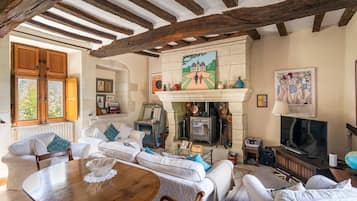 Lareira, mesa de pingue-pongue