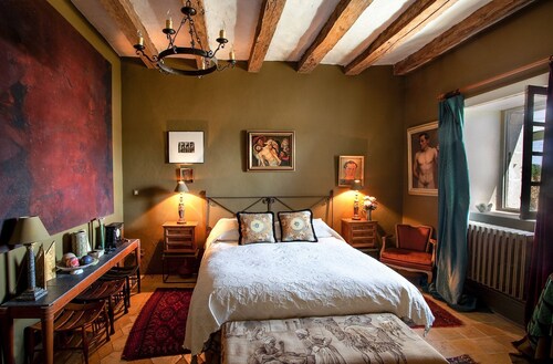 Maison Pierre-Louis - One Bedroom Villa, Sleeps 2