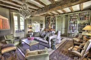 Fireplace, DVD player, books