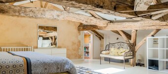 Maison Du Vins - Six Bedroom Villa, Sleeps 12