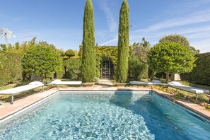 Beheizter Pool