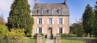 Maison Meneac - Four Bedroom Villa, Sleeps 8