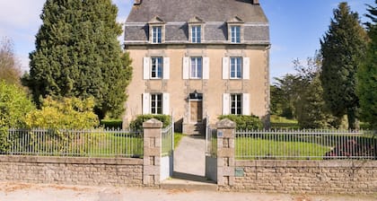 Maison Meneac - Four Bedroom Villa, Sleeps 8