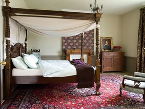 4 soverom, strykejern/-brett, internettilgang og sengetøy