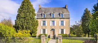 Maison Meneac - Four Bedroom Villa, Sleeps 8