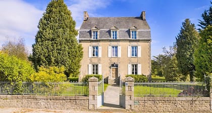 Maison Meneac - Four Bedroom Villa, Sleeps 8