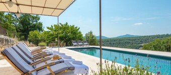 Maison Sebastien - Six Bedroom Villa, Sleeps 13