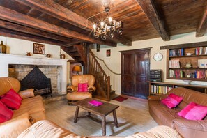 TV, fireplace, DVD player, ping pong