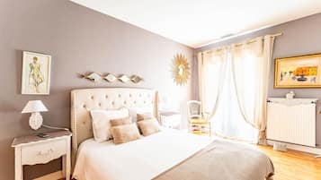 3 chambres, fer et planche à repasser, Wi-Fi, draps fournis