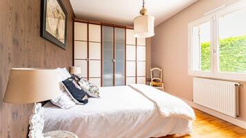 3 chambres, fer et planche Ă repasser, Wi-Fi, draps fournis