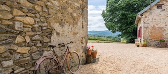 Rouge Cottage - Two Bedroom Villa, Sleeps 5