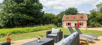 Rouge Cottage - Two Bedroom Villa, Sleeps 5