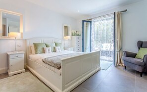 8 chambres, fer et planche Ă repasser, Wi-Fi, draps fournis