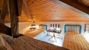 9 chambres, fer et planche à repasser, accès Internet, draps fournis