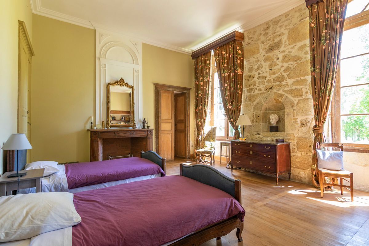 12 chambres, bureau, fer et planche à repasser, Wi-Fi