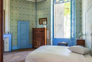 12 bedrooms, desk, iron/ironing board, WiFi