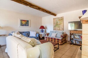 Fireplace - River Dovecote - Four Bedroom Villa, Sleeps 8 (Alles-sur-Dordogne)