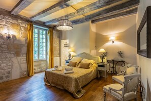 6 chambres, fer et planche Ă repasser, accĂšs Internet, draps fournis