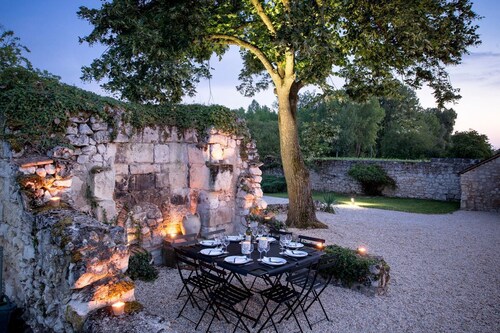 Le Clos Lumiere - Four Bedroom Villa, Sleeps 8