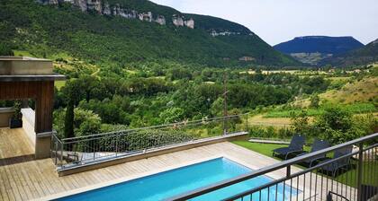 Dans La Nature - Four Bedroom Villa, Sleeps 8