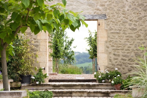 Maison Des Pivoines - Six Bedroom Villa, Sleeps 12