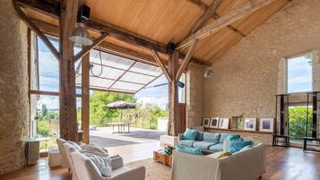 Table de tennis de table, chaĂźne hi-fi