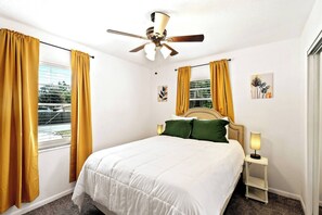 4 bedrooms, iron/ironing board, WiFi, bed sheets