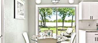 Relaxing & Massage Chair & Putt Putt & Fenced Yard