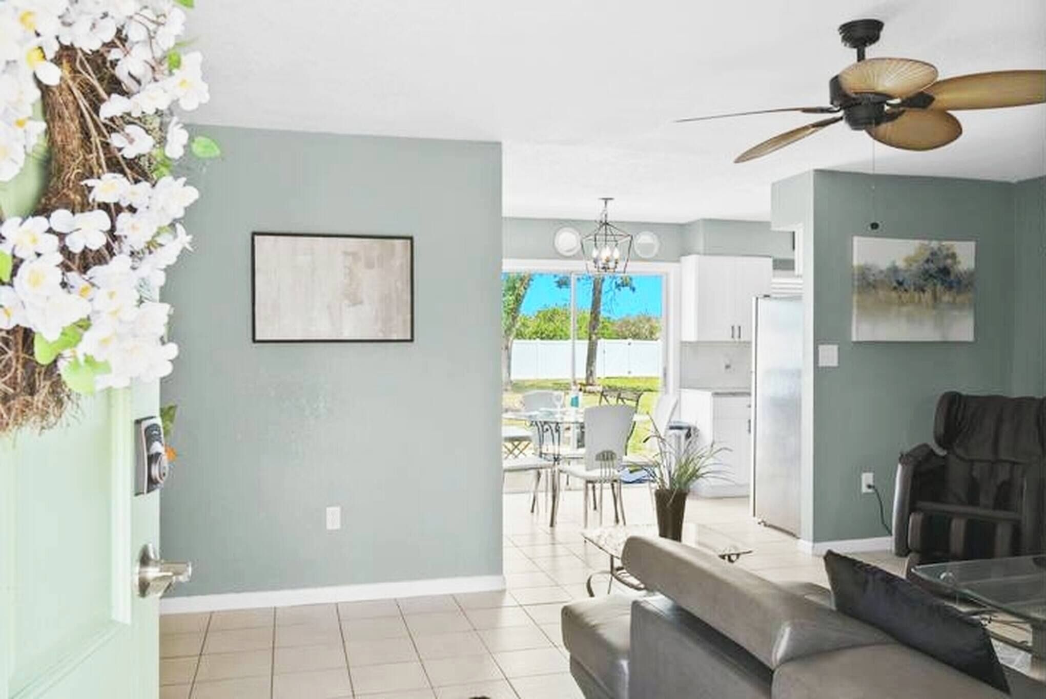 Smart TV, fireplace, video games, books