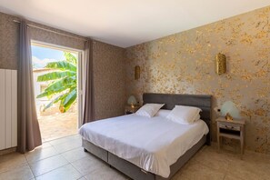 4 chambres, fer et planche à repasser, Wi-Fi, draps fournis