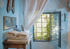 Interior - Chateau Sauvage - Eleven Bedroom Castle, Sleeps 14 (Rochessauve)