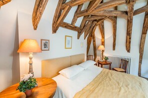 5 bedrooms, iron/ironing board, internet, bed sheets - Chartreuse Des Roses (Pinsac)