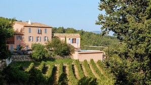 Exterior - Mas Du Chateau - Six Bedroom Villa, Sleeps 14 (Trets)