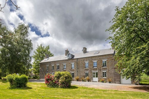 Chateau Pommiers - Four Bedroom Villa, Sleeps 8