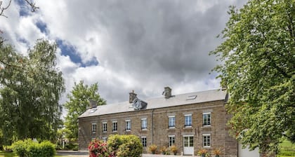 Chateau Pommiers - Four Bedroom Villa, Sleeps 8