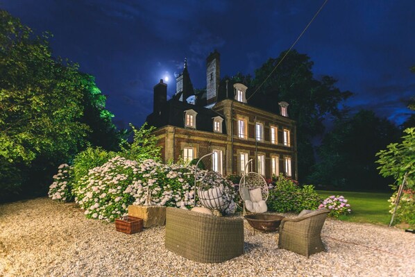 Property grounds - Chateau Albatre - Twelve Bedroom Castle, Sleeps 33 (Luneray)